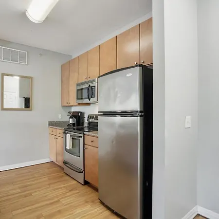 Close To It All In West Campus 2Br W Free Parking